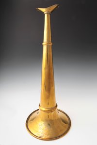 Trompeta de bombero de bronce representando a la Compañía de Gancho y Escalera Lafayette No. 1 de St. Louis
